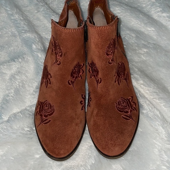 Lucky BRAND Womens Basel 5 Red Oak Embroidered Floral  Size 7m - Picture 10 of 10